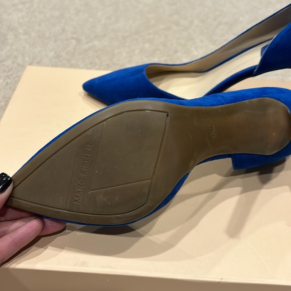 Marc Fisher blue suede heels. Size 6.5. Excellent condition. Suede upper. - Picture 5 of 5